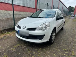 Weiß Gebraucht 2008 Renault Clio III Kleinwagen | 2.190 €
