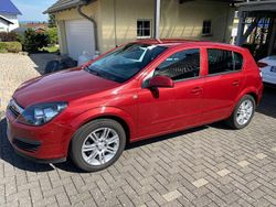 Rot Gebraucht 2006 Opel Astra Edition Limousine | 6.190 €