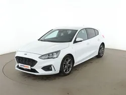 Weiß Gebraucht 2021 Ford Focus ST-Line Limousine | 19.040 € (Fairer Preis)