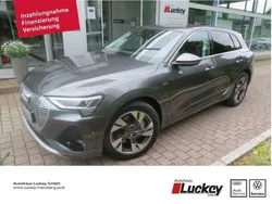 Grau Gebraucht 2022 Audi e-tron S-Line SUV | 33.990 € (Guter Preis)