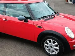 Rot Gebraucht 2003 Mini ONE Kleinwagen | 2.790 € (Fairer Preis)