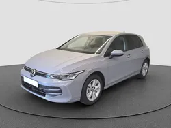 Grau Gebraucht 2024 VW Golf VIII Life Limousine | 27.789 € (Fairer Preis)