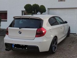 Weiß Gebraucht 2007 BMW 130 M Sport Kleinwagen | 12.500 € (Fairer Preis)