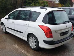 Weiß Gebraucht 2012 Peugeot 308 Kombi | 6.800 €