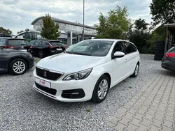 Blanc nacre weiss Gebraucht 2020 Peugeot 308 Active Kombi | 11.799 € (Fairer Preis)