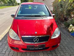 Rot Gebraucht 2006 Mercedes A180 Avantgarde Van / Kleinbus | 1.800 €