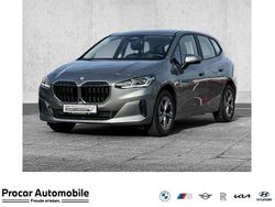 Grau Gebraucht 2024 BMW 218 Van / Kleinbus | 30.600 € (Fairer Preis)