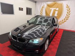 Black sapphire metallic Gebraucht 2012 BMW 318 Comfort Edition Kombi | 5.499 € (Guter Preis)