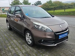 Braun Gebraucht 2013 Renault Scénic III Van / Kleinbus | 4.980 € (Guter Preis)