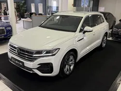 Oryxweiß perlmutteffekt Gebraucht 2023 VW Touareg Elegance SUV | 46.800 € (Guter Preis)