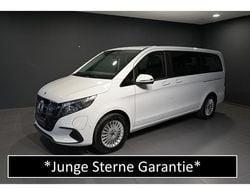 Arktikweiß Gebraucht 2024 Mercedes EQV250 Long Van / Kleinbus | 47.760 €