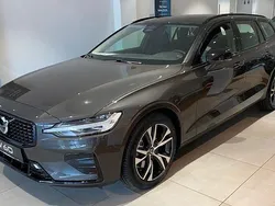 Platinum grey Gebraucht 2024 Volvo V60 Plus Kombi | 49.980 €