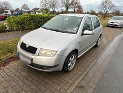 Silber Gebraucht 2005 Skoda Fabia Limousine | 450 € (Superpreis)