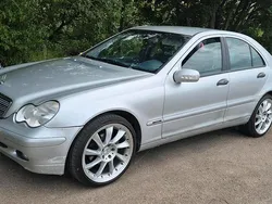 Silber Gebraucht 2002 Mercedes C220 Limousine | 2.999 € (Fairer Preis)