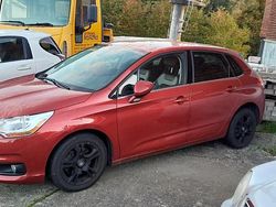 Rot Gebraucht 2012 Citroën C4 Limousine | 2.900 €