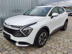 Deluxewhite metallic Neu 2025 Kia Sportage Urban SUV | 27.490 € (Guter Preis)