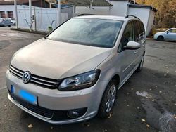 Grau Gebraucht 2015 VW Touran Van / Kleinbus | 7.000 € (Fairer Preis)
