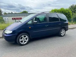 Blau Gebraucht 1998 VW Sharan Comfortline Van / Kleinbus | 2.800 € (Fairer Preis)