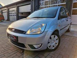 Silber Gebraucht 2004 Ford Fiesta Futura Kleinwagen | 1.999 € (Teuer)
