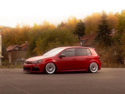 Rot Gebraucht 2011 VW Golf VI R Kleinwagen | 20.250 €