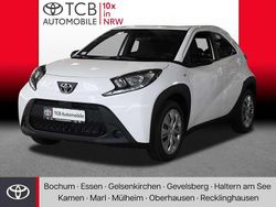 Solidschneeweiß Neu 2025 Toyota Aygo X Business Edition SUV | 18.230 €