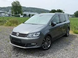 Grau Gebraucht 2016 VW Sharan Highline Van / Kleinbus | 21.390 € (Fairer Preis)