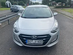 Silber Gebraucht 2015 Hyundai i30 YES! Silver Limousine | 6.200 € (Fairer Preis)