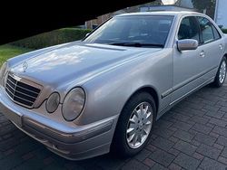 Silber Gebraucht 2001 Mercedes E200 Limousine | 5.900 € (Fairer Preis)