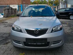 Silber Gebraucht 2004 Mazda 2 Limousine | 1.550 € (Fairer Preis)