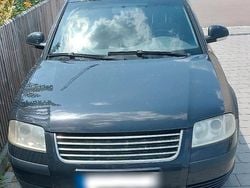 Schwarz Gebraucht 2003 VW Passat Comfortline Kombi | 800 € (Superpreis)