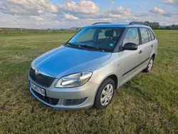 Silber Gebraucht 2010 Skoda Fabia Kombi | 3.250 € (Fairer Preis)