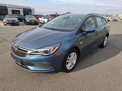 Blau Gebraucht 2016 Opel Astra Edition Kombi | 9.390 € (Guter Preis)