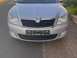 Silber Gebraucht 2011 Skoda Octavia Limousine | 2.600 € (Etwas zu teuer)