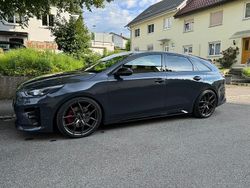 Grau Gebraucht 2021 Kia ProCeed GT Kleinwagen | 24.999 € (Fairer Preis)