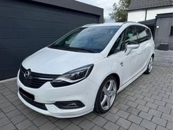 Weiß Gebraucht 2017 Opel Zafira Tourer OPC Van / Kleinbus | 10.700 € (Fairer Preis)