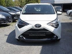 Weiß Gebraucht 2020 Toyota Aygo X-play Kleinwagen | 10.800 € (Fairer Preis)