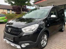Perlmuttschwarz Gebraucht 2019 Dacia Dokker Stepway Van | 9.999 € (Guter Preis)
