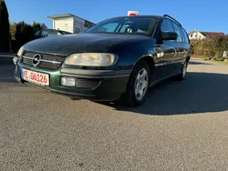 Grün Gebraucht 1997 Opel Omega Sport Kombi | 2.490 € (Fairer Preis)