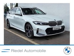 Weiß Gebraucht 2024 BMW 330e M Sport Kombi | 46.390 € (Etwas zu teuer)