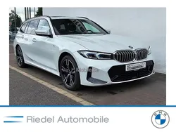 Weiß Gebraucht 2024 BMW 330e M Sport Kombi | 47.790 € (Etwas zu teuer)