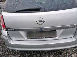 Grau Gebraucht 2010 Opel Astra Kombi | 2.800 € (Guter Preis)