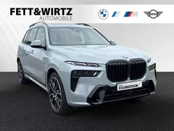 Brooklyn grau metallic Gebraucht 2024 BMW X7 M Sport SUV | 101.500 € (Superpreis)