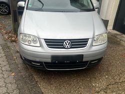 Grau Gebraucht 2004 VW Touran Van / Kleinbus | 999 € (Superpreis)