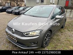 Grau Gebraucht 2015 VW Golf Sportsvan Highline Van / Kleinbus | 11.300 € (Fairer Preis)