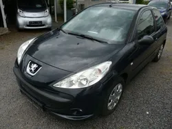 Grau Gebraucht 2009 Peugeot 206+ Basis Kleinwagen | 2.450 € (Fairer Preis)