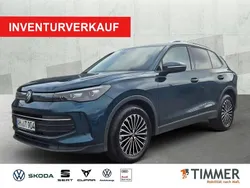 Blau Gebraucht 2024 VW Tiguan Life SUV | 37.650 € (Etwas zu teuer)