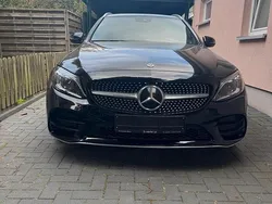 Schwarz Gebraucht 2019 Mercedes C220 AMG Kombi | 26.400 € (Etwas zu teuer)