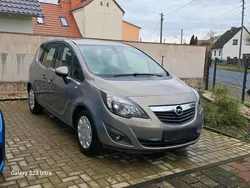 Braun Gebraucht 2010 Opel Meriva Van / Kleinbus | 5.200 € (Fairer Preis)