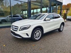 Calcitweiss unilack Gebraucht 2016 Mercedes GLA200 Business SUV | 11.990 € (Guter Preis)