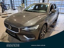 Grau Gebraucht 2022 Volvo V60 Core Kombi | 29.490 € (Guter Preis)